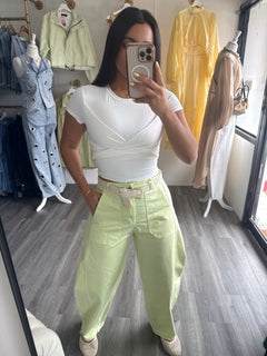 Barrel jeans
