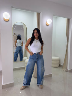 Jeans with embroidered roses
