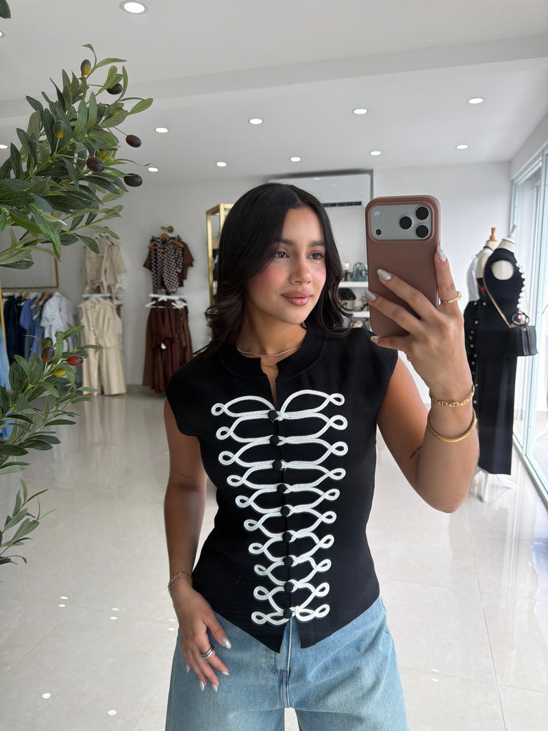 Napoleonic-style black top
