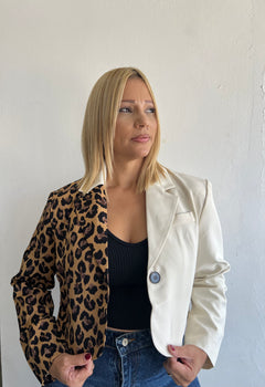 Short blazer animal print