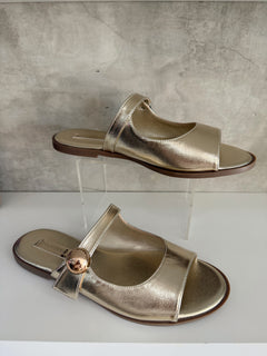 Becky flats