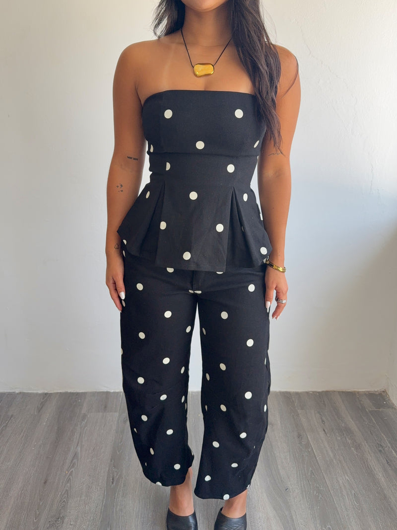 Polka dots strapless top and barrel pants
